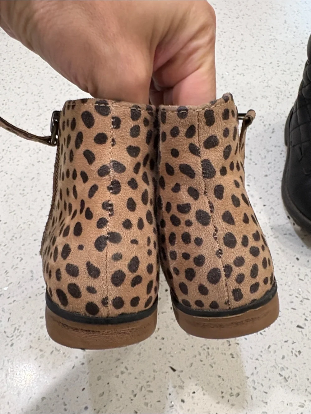 Girls Cat & Jack/The Children’s Place booties size 13